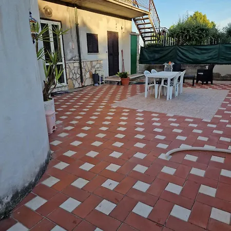 La Casa Tra Gli Ulivi Di Fonte Nuova 2 Holiday home *