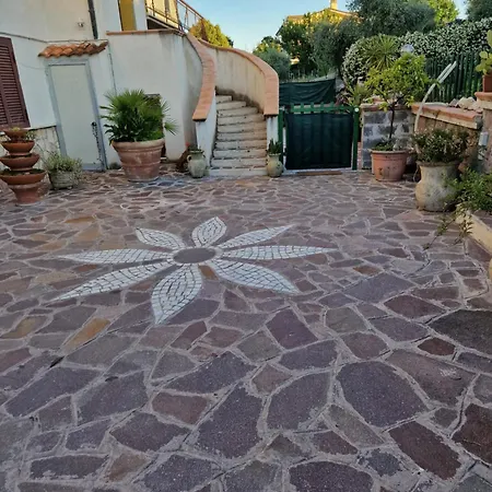 La Casa Tra Gli Ulivi Di Fonte Nuova 2 Holiday home Mentana